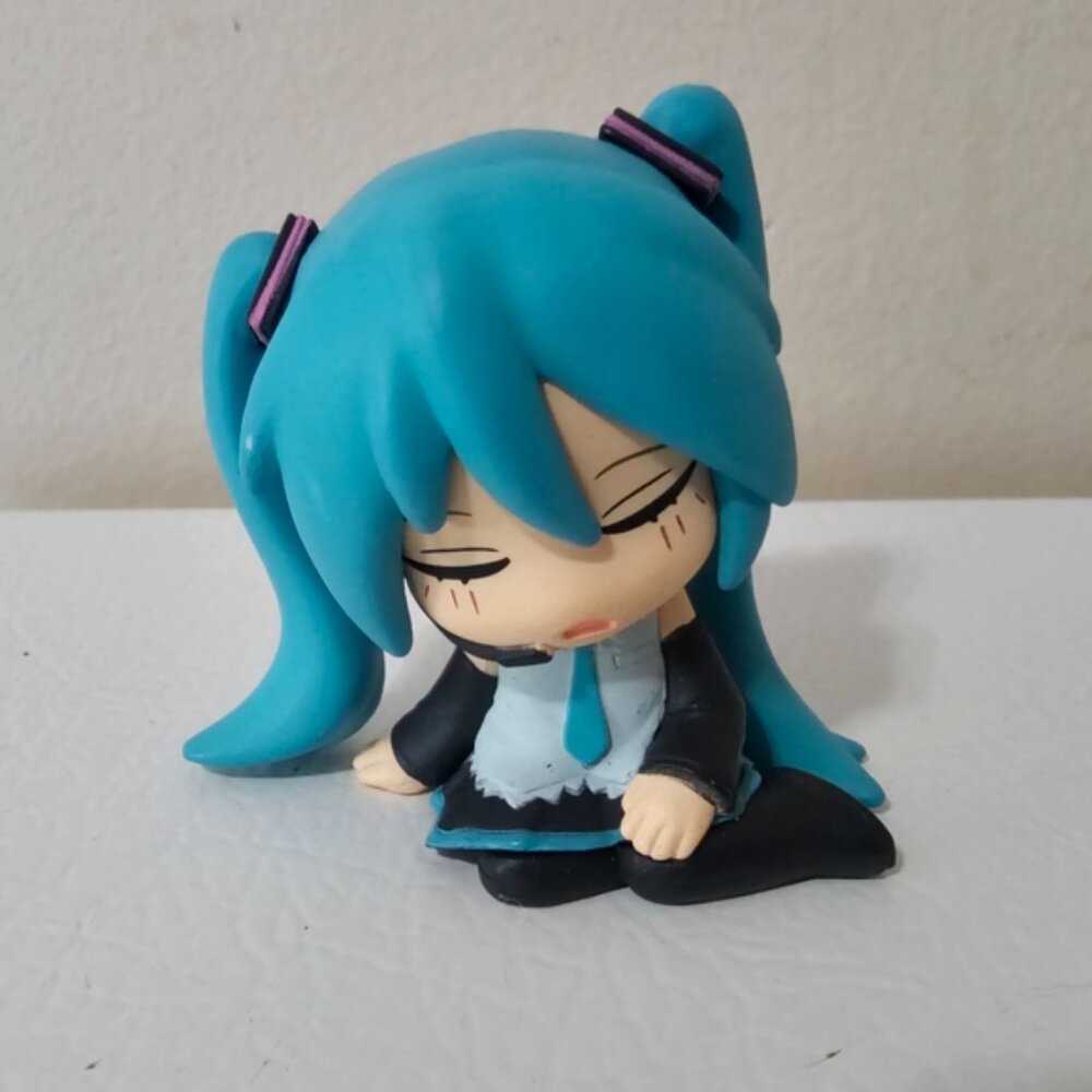 Vocaloid Hatsune Miku Katazun Sleeping Mascot Mini Figure  - Set of 2 - Picture 2 of 7
